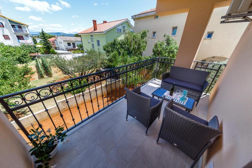 Apartments Leondori Krk Town Exterior foto